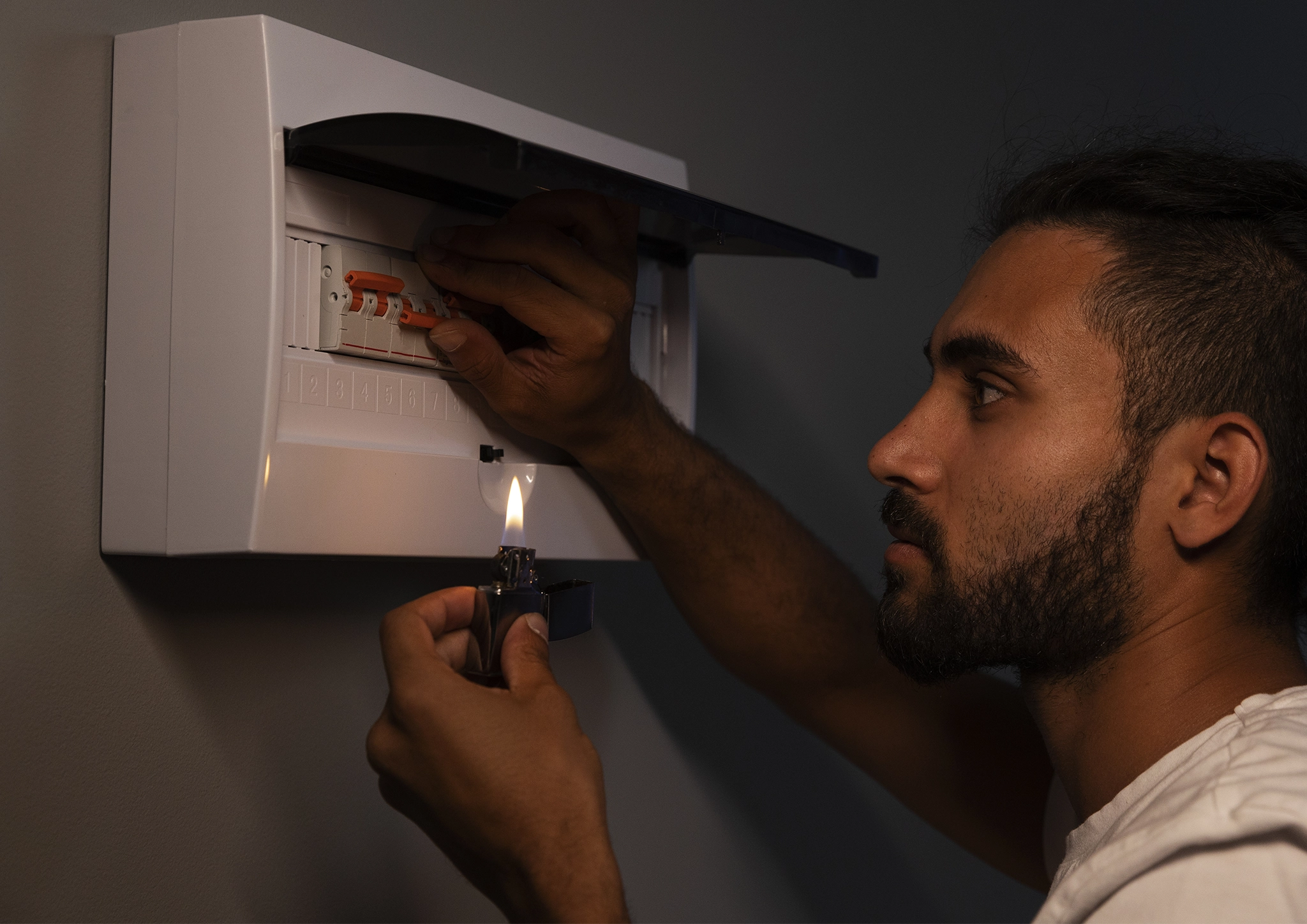 Coupures et surtensions : comment protéger vos appareils au Maroc ? 1 Coupures et surtensions