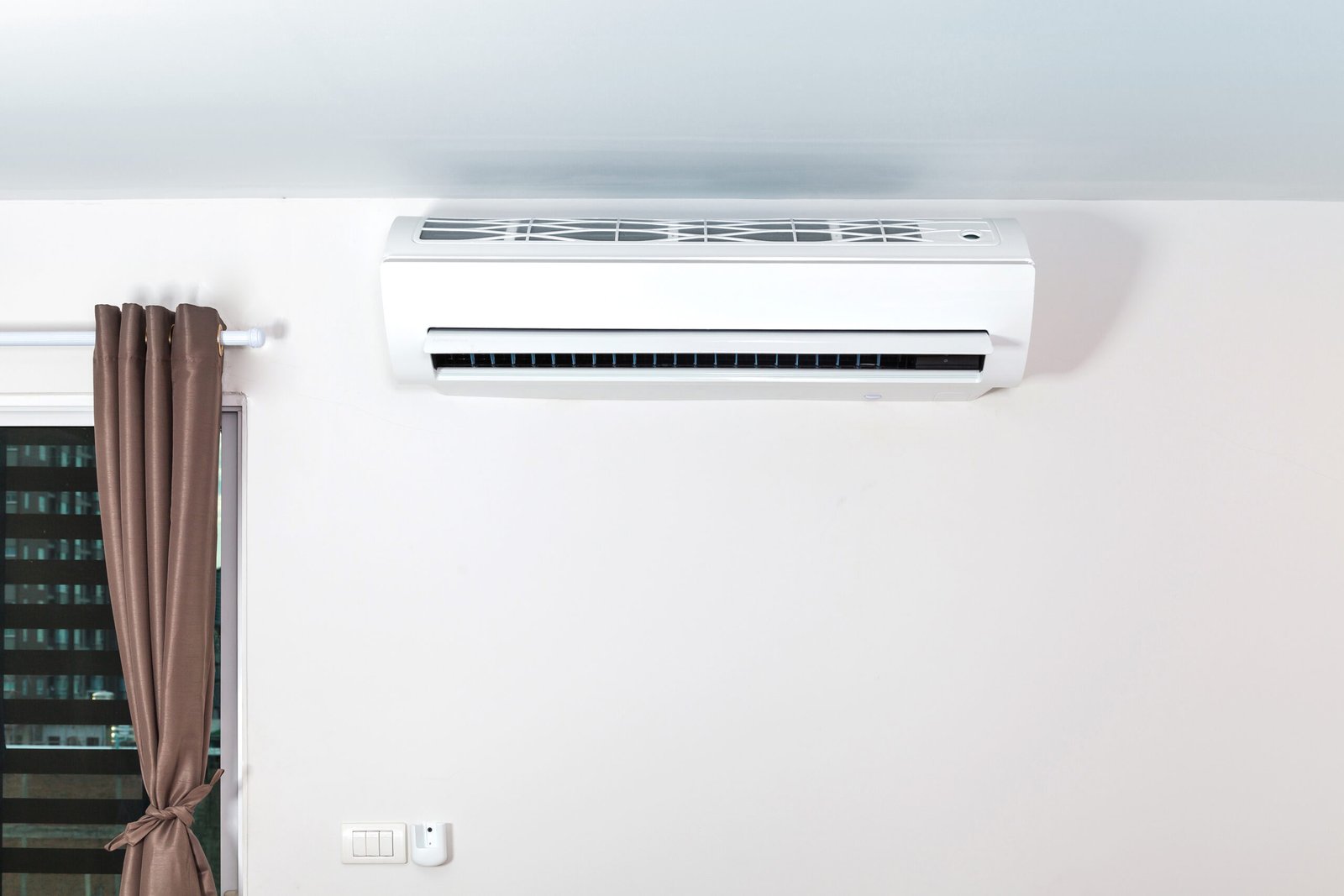Climatiseur inverter vs non-inverter : lequel est le plus économique au Maroc ?