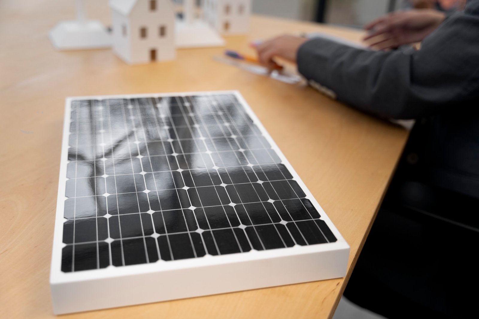 Kit solaire hybride : la solution complète pour votre autonomie énergétique au Maroc