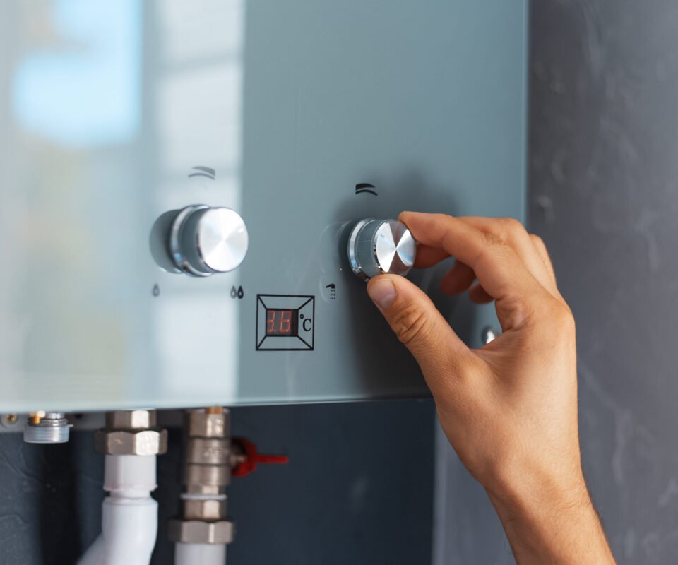 Chauffe-eau à gaz butane vs propane : lequel privilégier au Maroc ?