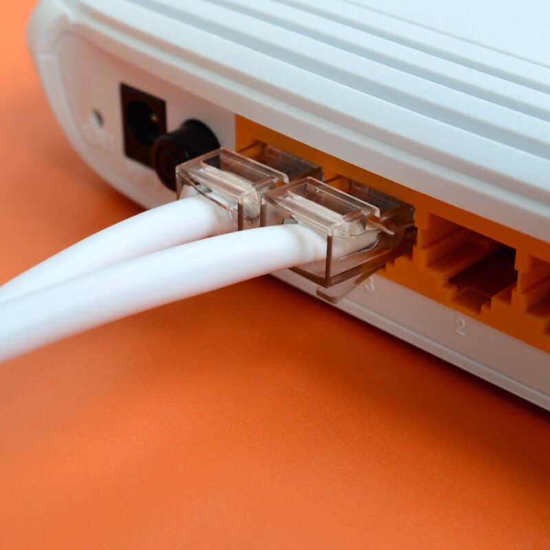 Switch réseau pour maison connectée : pourquoi et comment câbler en ethernet ?