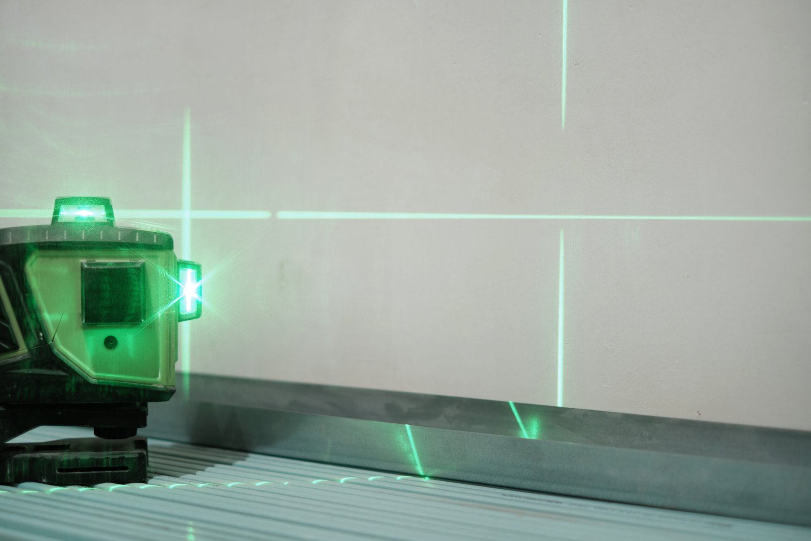 Niveau laser : quel modèle choisir pour vos travaux d'intérieur au Maroc ?