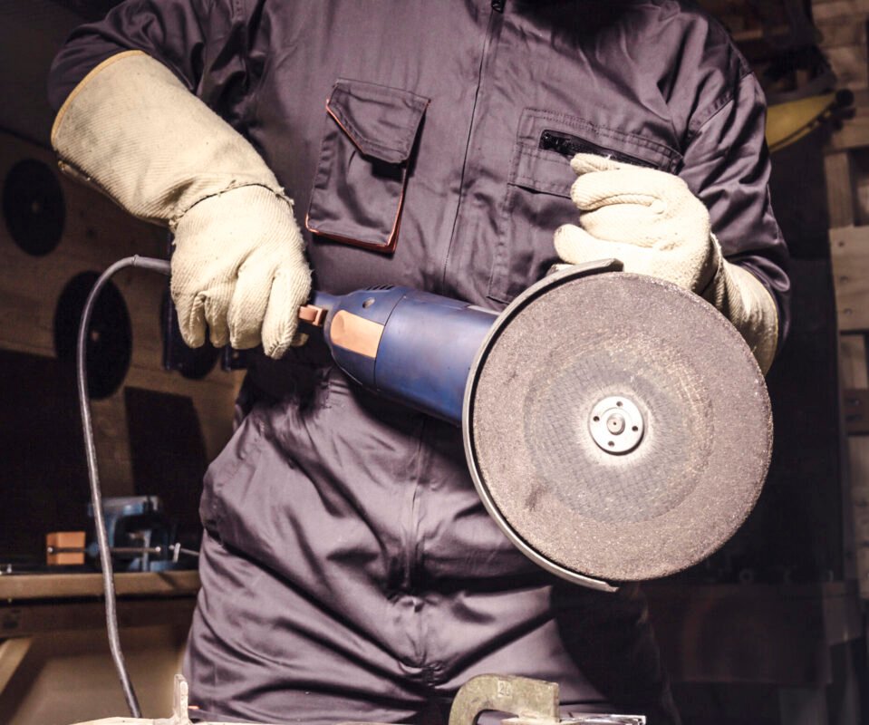 Meuleuse d'angle : guide complet pour choisir la bonne puissance selon les travaux