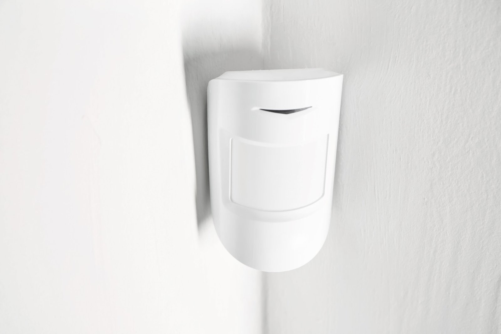 Détecteur de mouvement connecté : installation et intégration à votre maison intelligente