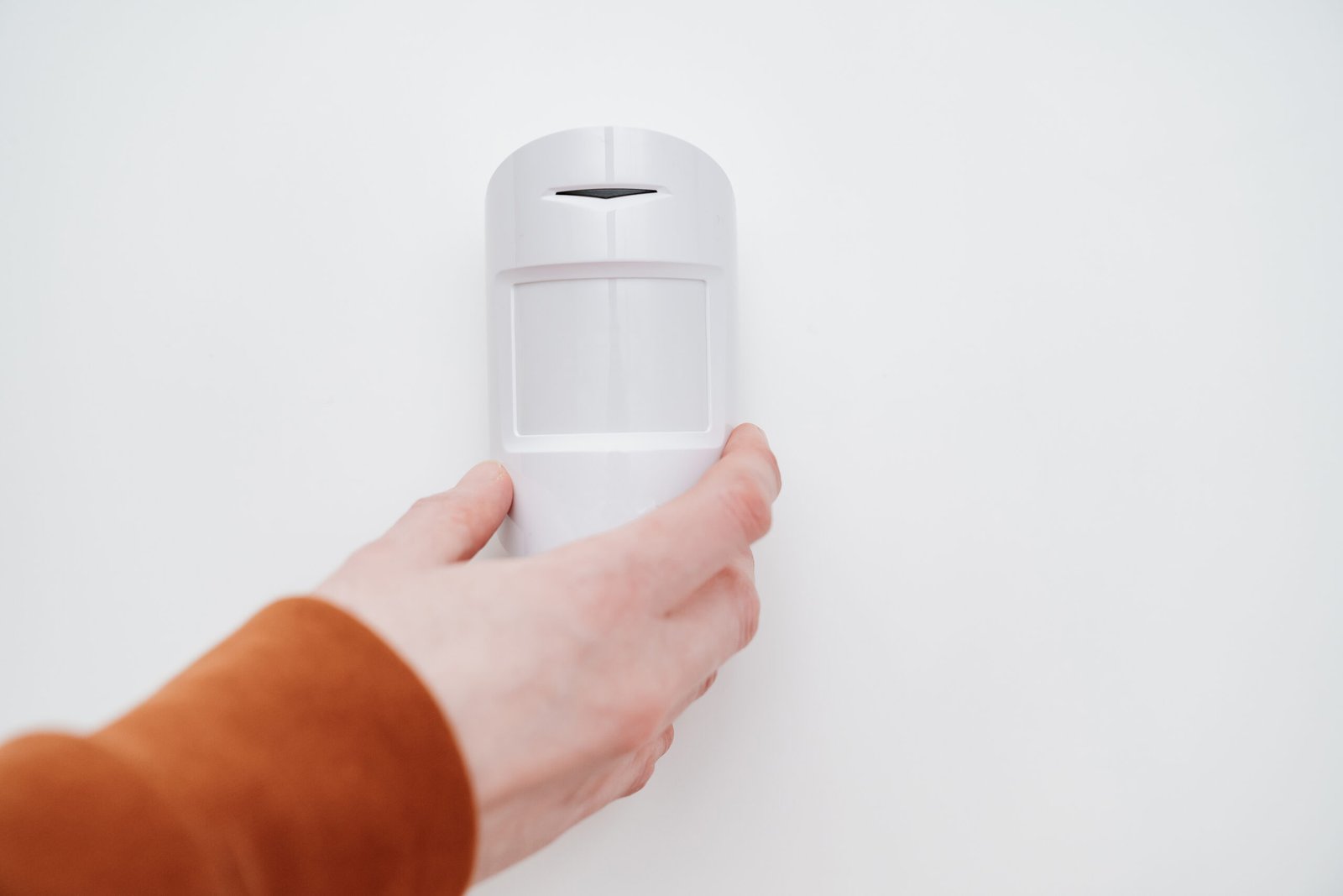 Détecteur de mouvement connecté : installation et intégration à votre maison intelligente