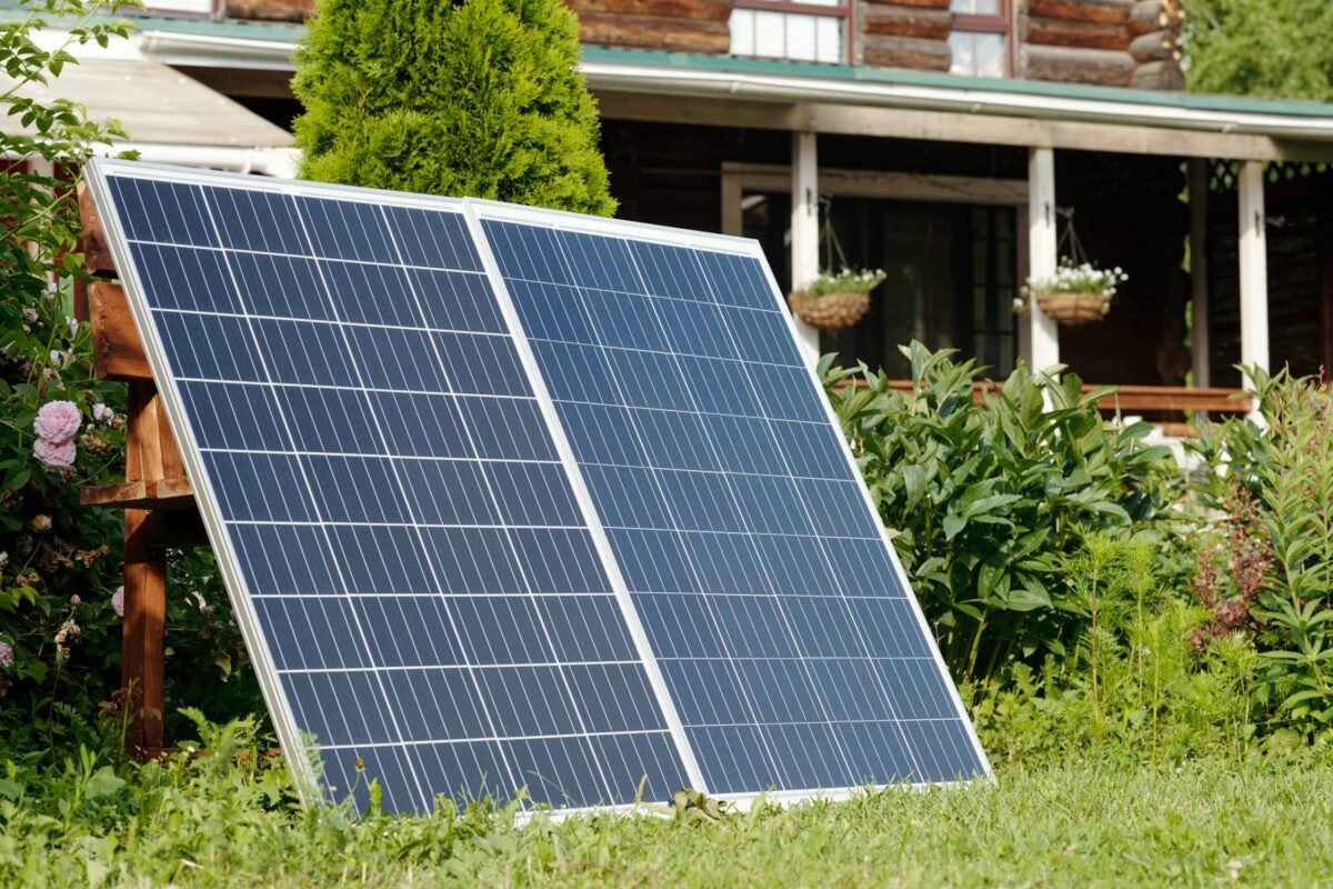 Stockage énergie solaire : Guide complet batteries lithium vs plomb 2026