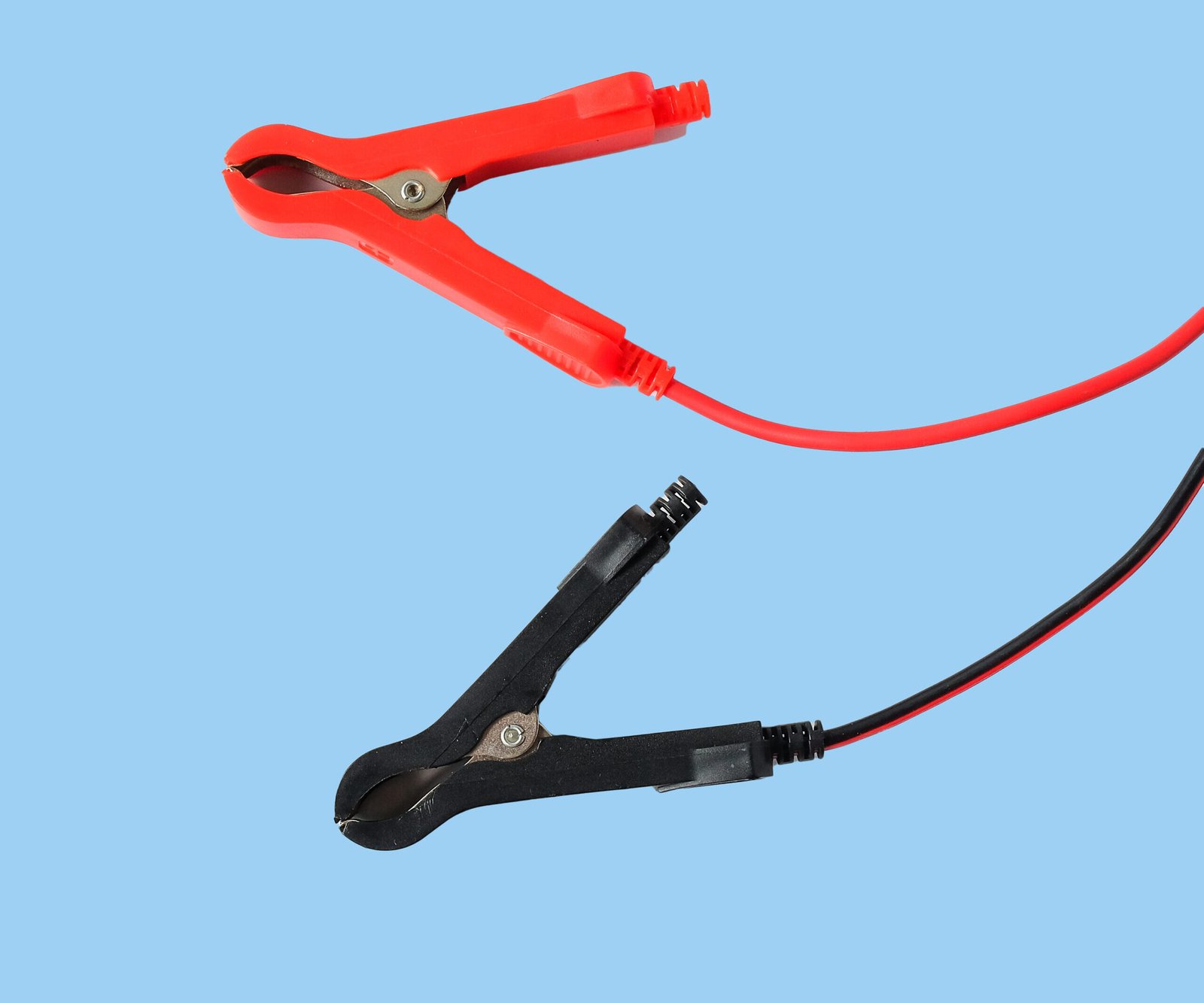 Câbler une batterie OPzV : guide technique pour une installation longue durée