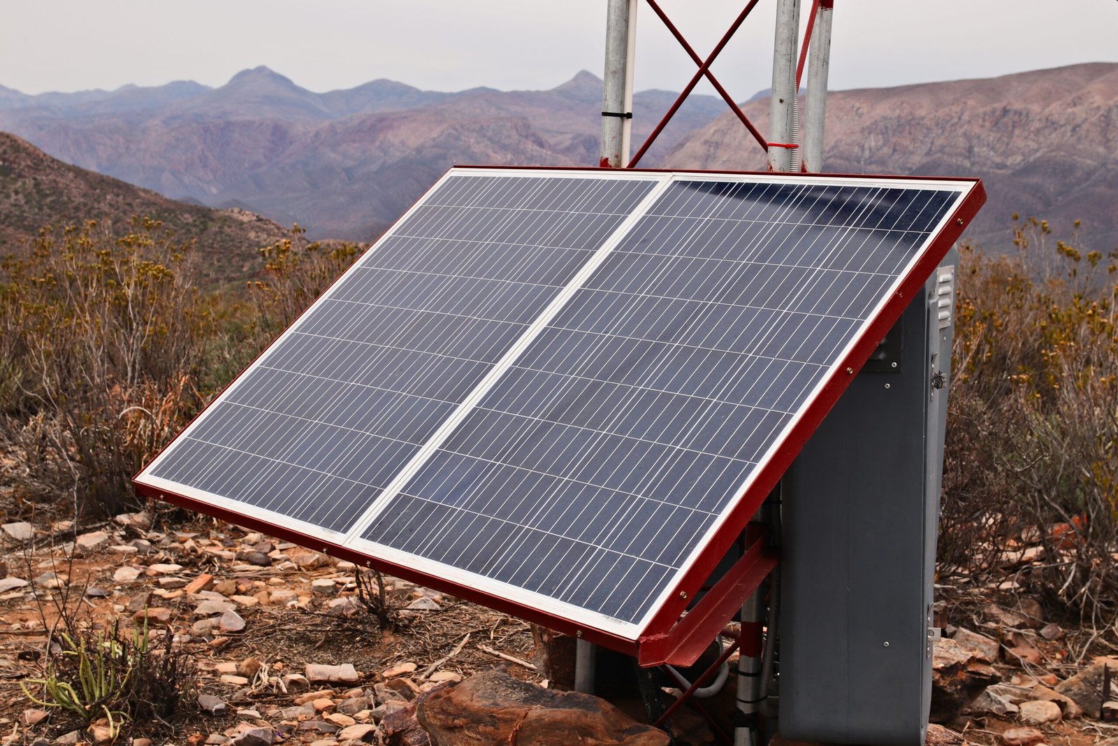 Kit solaire hybride : la solution complète pour votre autonomie énergétique au Maroc