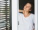 Moustiquaire enroulable sur mesure : guide d'achat et pose sans percer